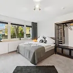 1 Zi. Wohnung, 34m², Parken, Messe Dus 아파트 뒤스부르크